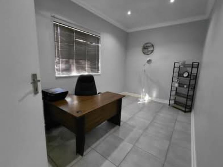 2 Bedroom Property for Sale in Humewood Eastern Cape